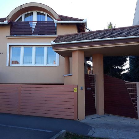 Kenezy Lux Apartman Vendeghaz Hajdúszoboszló 外观 照片