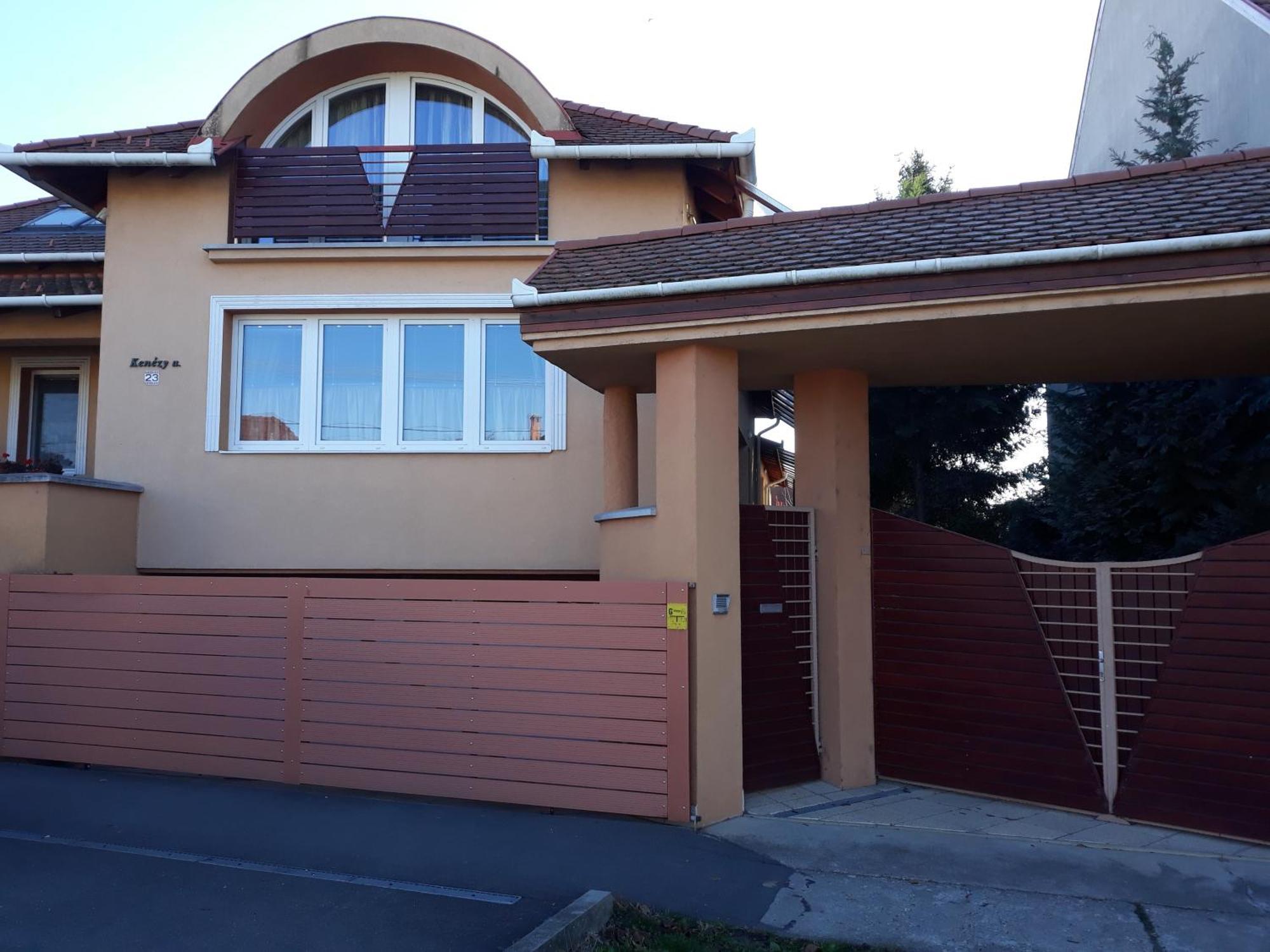 Kenezy Lux Apartman Vendeghaz Hajdúszoboszló 外观 照片