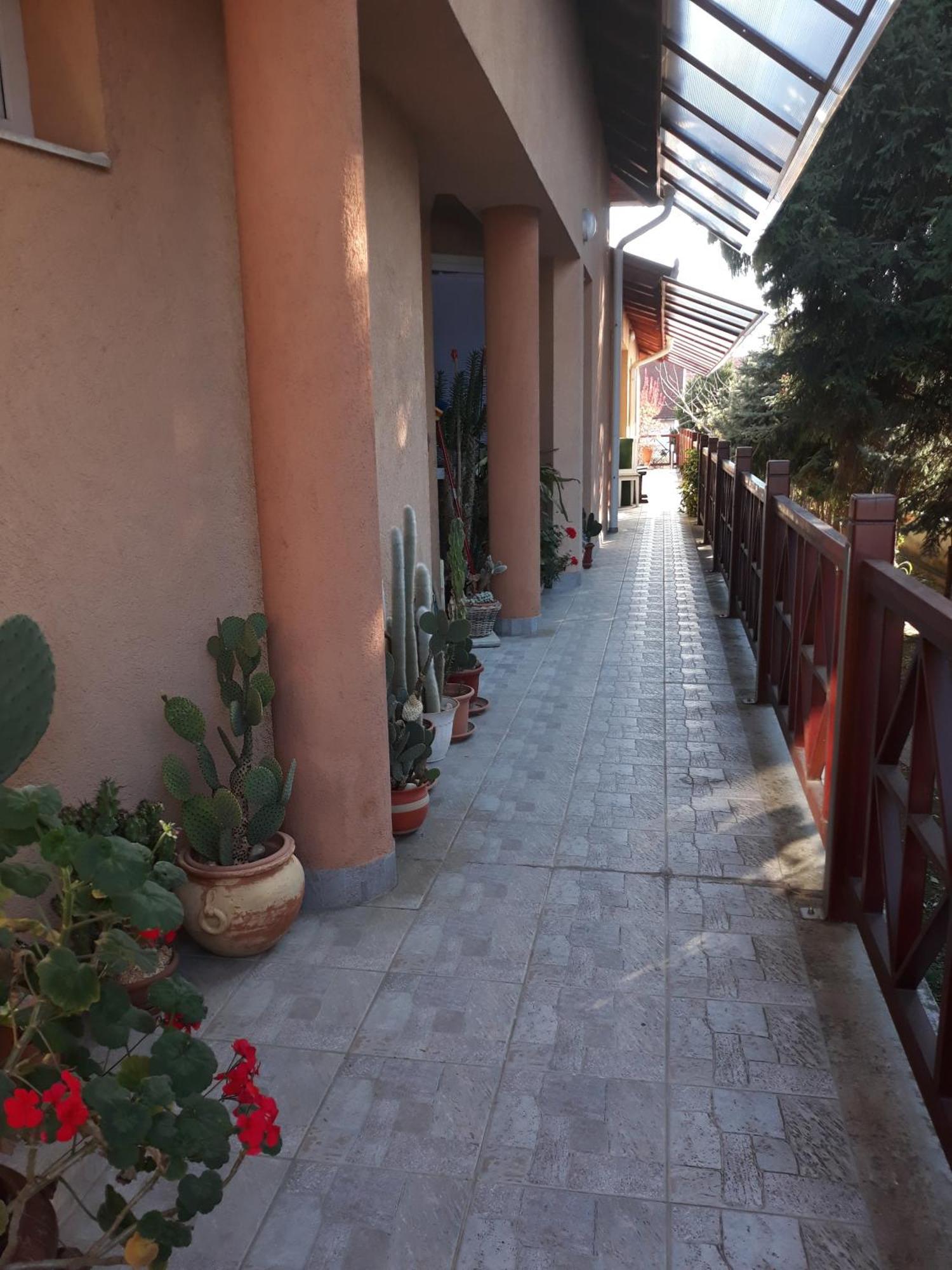 Kenezy Lux Apartman Vendeghaz Hajdúszoboszló 外观 照片